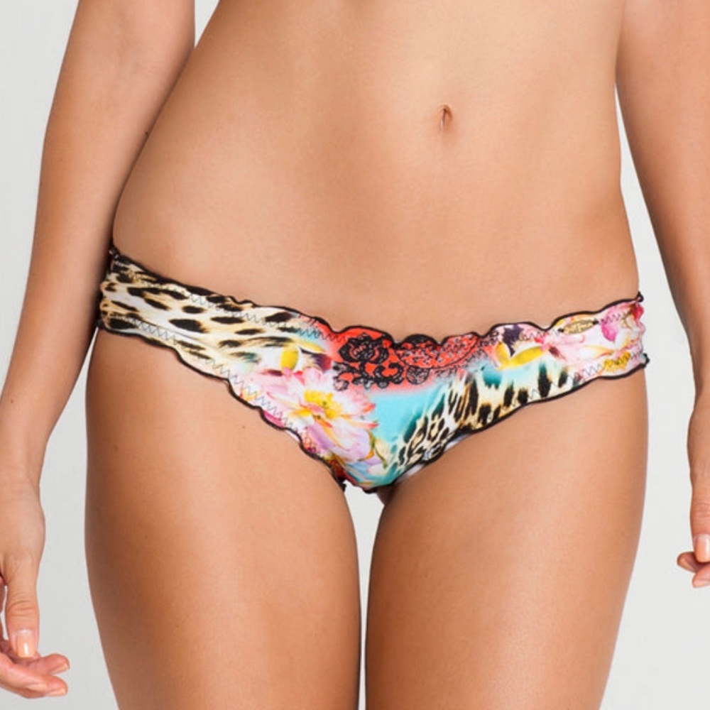 Luli Fama Wavey Ruched Back Bottoms - Picture 4 of 5